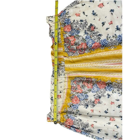 Floral Print Yellow Trim Women's Shorts - Picture 10 of 10